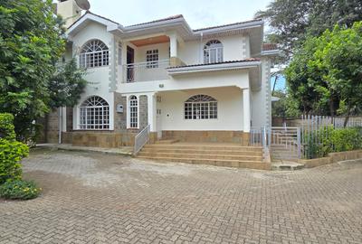 5 Bed Townhouse with En Suite at Lavington Road - 2