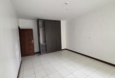 2 Bed Apartment with En Suite in Brookside - 4