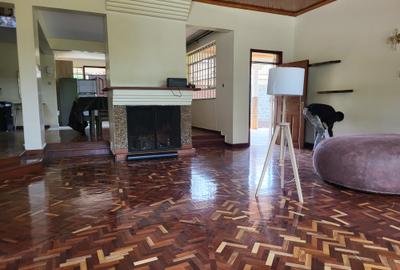 5 Bed House with En Suite in Runda - 4