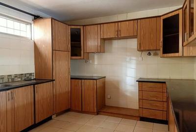 3 Bed Apartment with En Suite in Lavington - 4