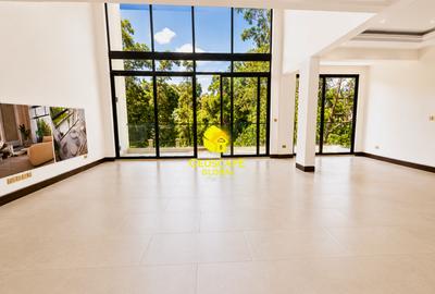 5 Bed Villa with En Suite in Spring Valley