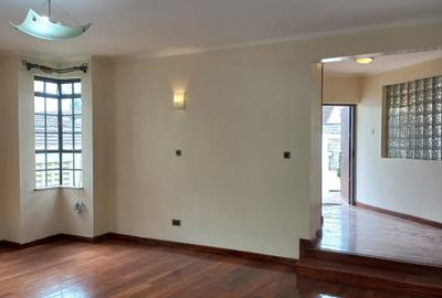 5 Bed Villa with En Suite in Lavington - 4