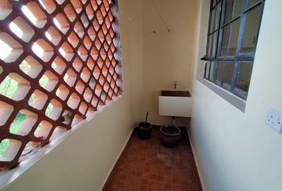 3 Bed Apartment with En Suite at Langata - 4
