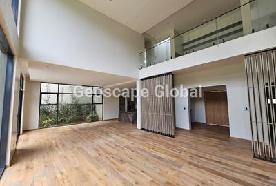 5 Bed House with En Suite in Runda - 3