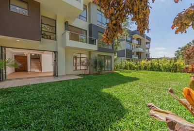 4 Bed Apartment with En Suite in Rosslyn