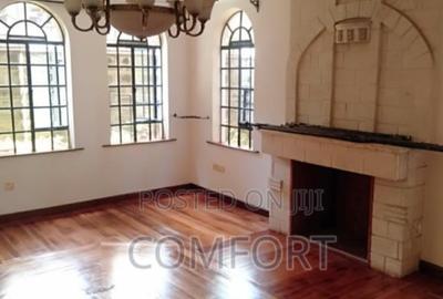 6 Bed Townhouse with En Suite at Statehouse Road