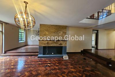 5 Bed Townhouse with En Suite in Lavington - 3