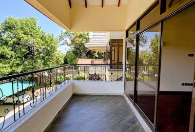 5 Bed Townhouse with En Suite in Lavington - 4