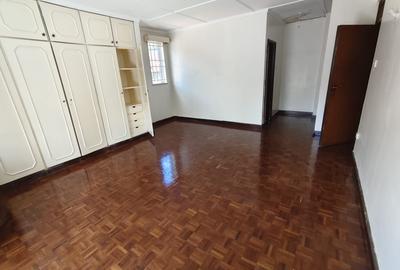 Office with Service Charge Included in Kileleshwa - 3