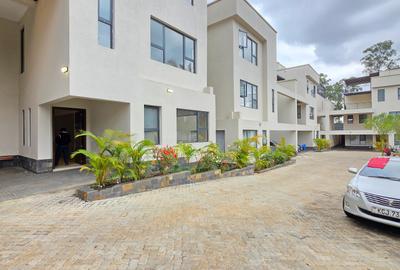 5 Bed Townhouse with En Suite at Manyani Estate. - 2