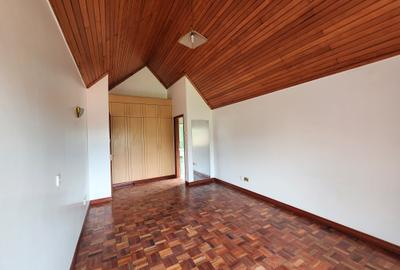 5 Bed Villa with En Suite in Lavington - 4