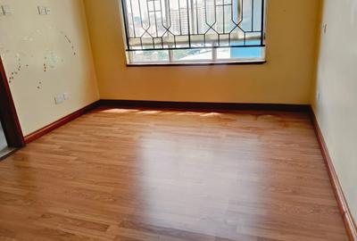 3 Bed Apartment with En Suite at Parklands - 4