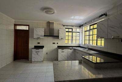 5 Bed Townhouse with En Suite at Maji Mazuri - 4