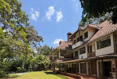 5 Bed Townhouse with En Suite in Rosslyn - 3