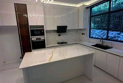 6 Bed Townhouse with En Suite in Karen - 3