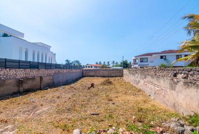 Land in Kizingo - 3