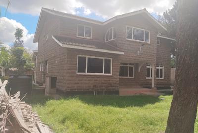 5 Bed Townhouse with En Suite in Lavington