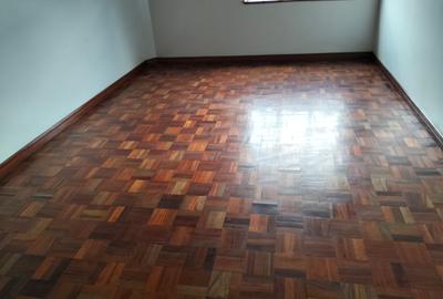 5 Bed Townhouse with En Suite in Lavington - 2