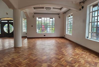 5 Bed House with En Suite in Runda - 4