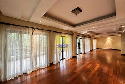 4 Bed Apartment with En Suite in Riverside - 4