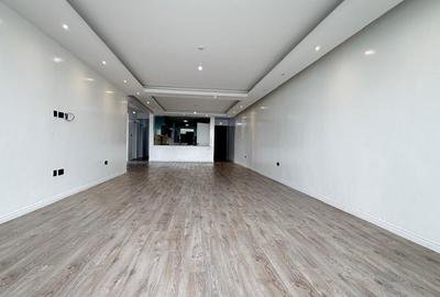 4 Bed Apartment with En Suite in Parklands - 2