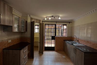 5 Bed Townhouse with En Suite at Convent Drive - 2