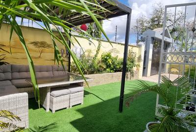 6 Bed House with En Suite at Braeburn - 2