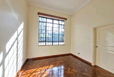 4 Bed House with En Suite in Runda - 4