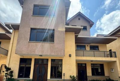 5 Bed Townhouse with En Suite in Lavington