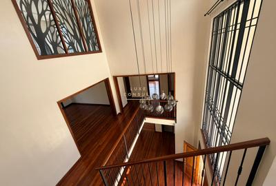 6 Bed House with En Suite in Loresho - 2