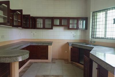 3 Bed Apartment with En Suite in Nyali Area - 2