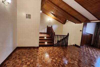 4 Bed House with En Suite in Karen Hardy - 2
