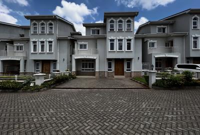 5 Bed Townhouse with En Suite in Lavington