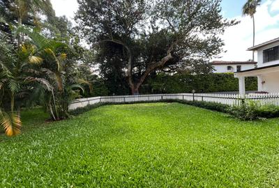 5 Bed House with En Suite in Garden Estate - 4