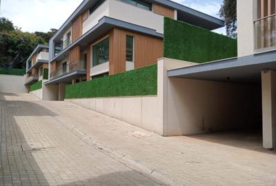 5 Bed Townhouse in Lavington