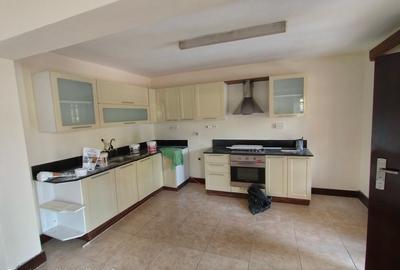 1 Bed Apartment with En Suite at Rhapta Road - 3