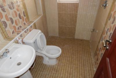 3 Bed Apartment with En Suite at Greenwood Dr - 3