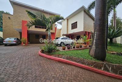 4 Bed House with En Suite in Spring Valley