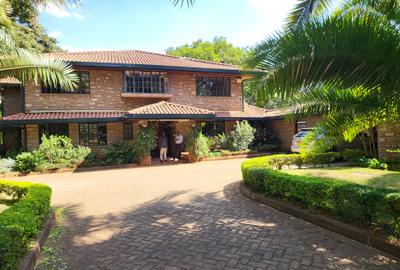 5 Bed House with En Suite in Runda