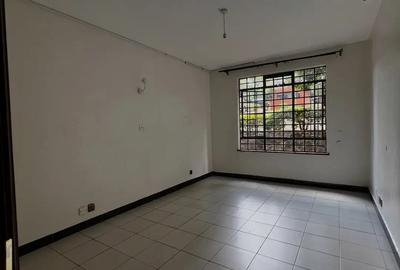 3 Bed Apartment with En Suite in Lavington - 2