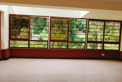 5 Bed Villa with En Suite in Spring Valley - 2