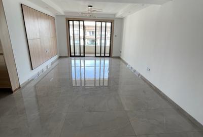 Serviced 3 Bed Apartment with En Suite in Riverside