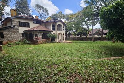 5 Bed House with En Suite in Runda