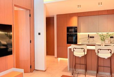 Serviced Studio Apartment with Swimming Pool at Un Crescent