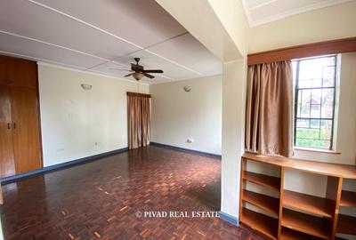 4 Bed House with Garden in Runda - 2