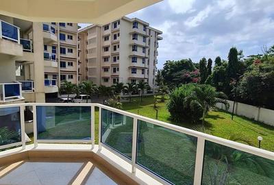 Serviced 4 Bed Apartment with En Suite at Links Road - 4