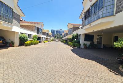 4 Bed Townhouse with En Suite at Spring Valley