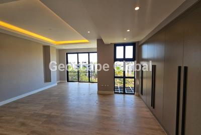 4 Bed House with En Suite in Runda
