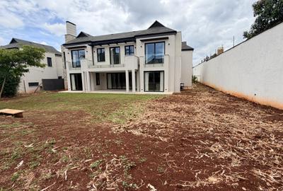 5 Bed Villa with En Suite in Runda
