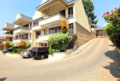 5 Bed Townhouse with En Suite at Convent Drive - 3